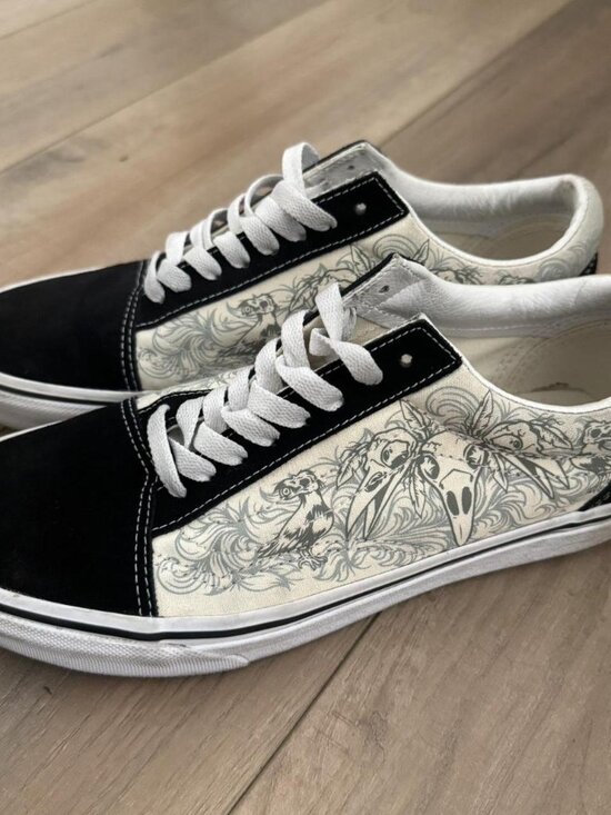 Vans - Picture 2 of 2